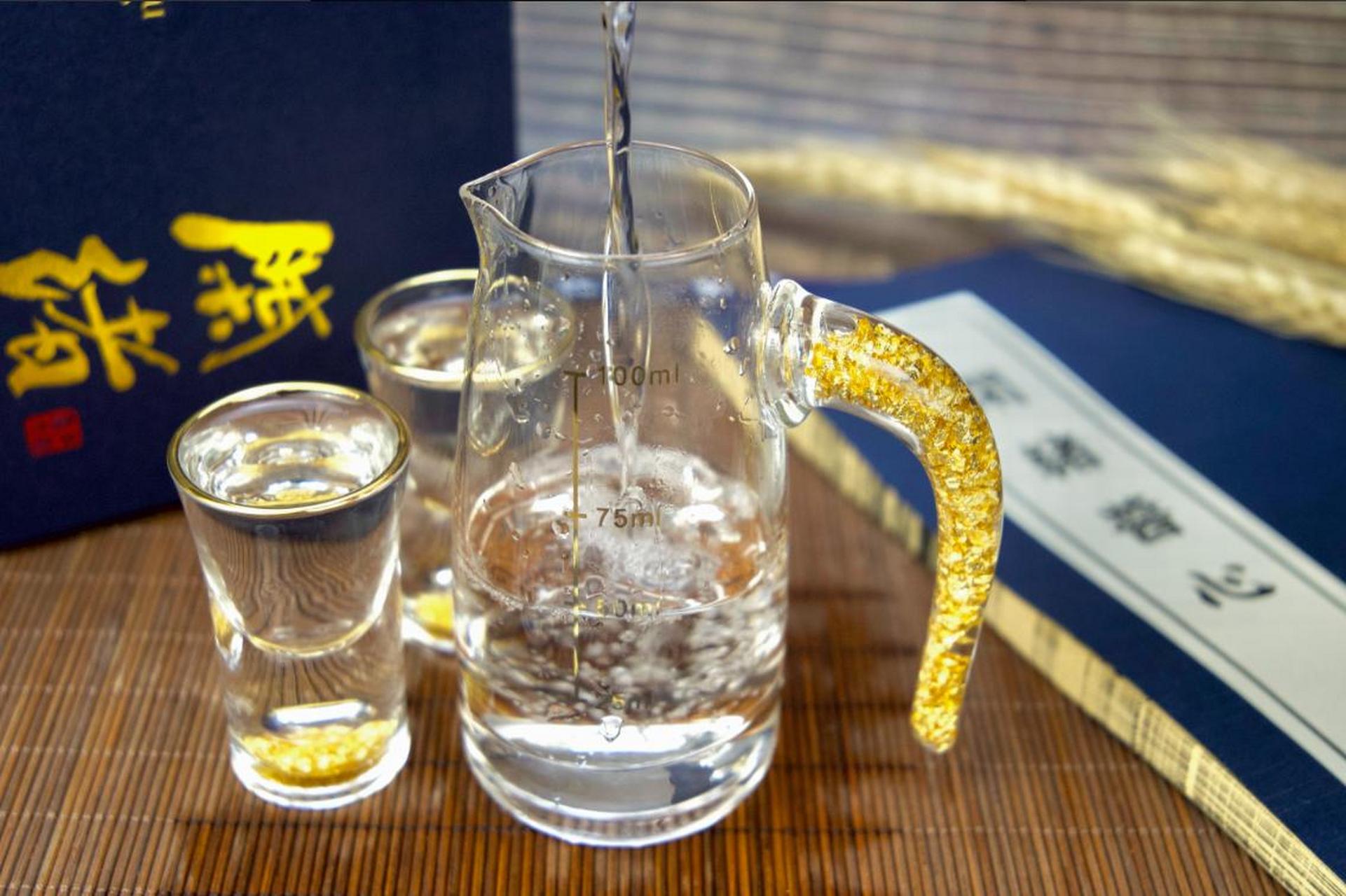 2025年货清单！十大热门500元白酒排行榜，酱香、浓香、清香俱全